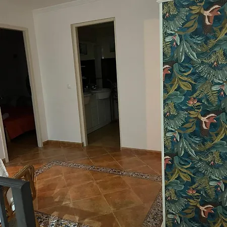 Benedita's House Capinha